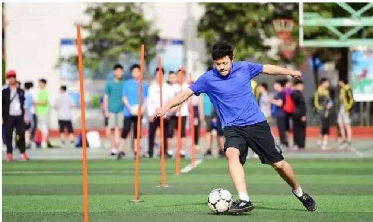 2018宁波中考体育足球测试要求